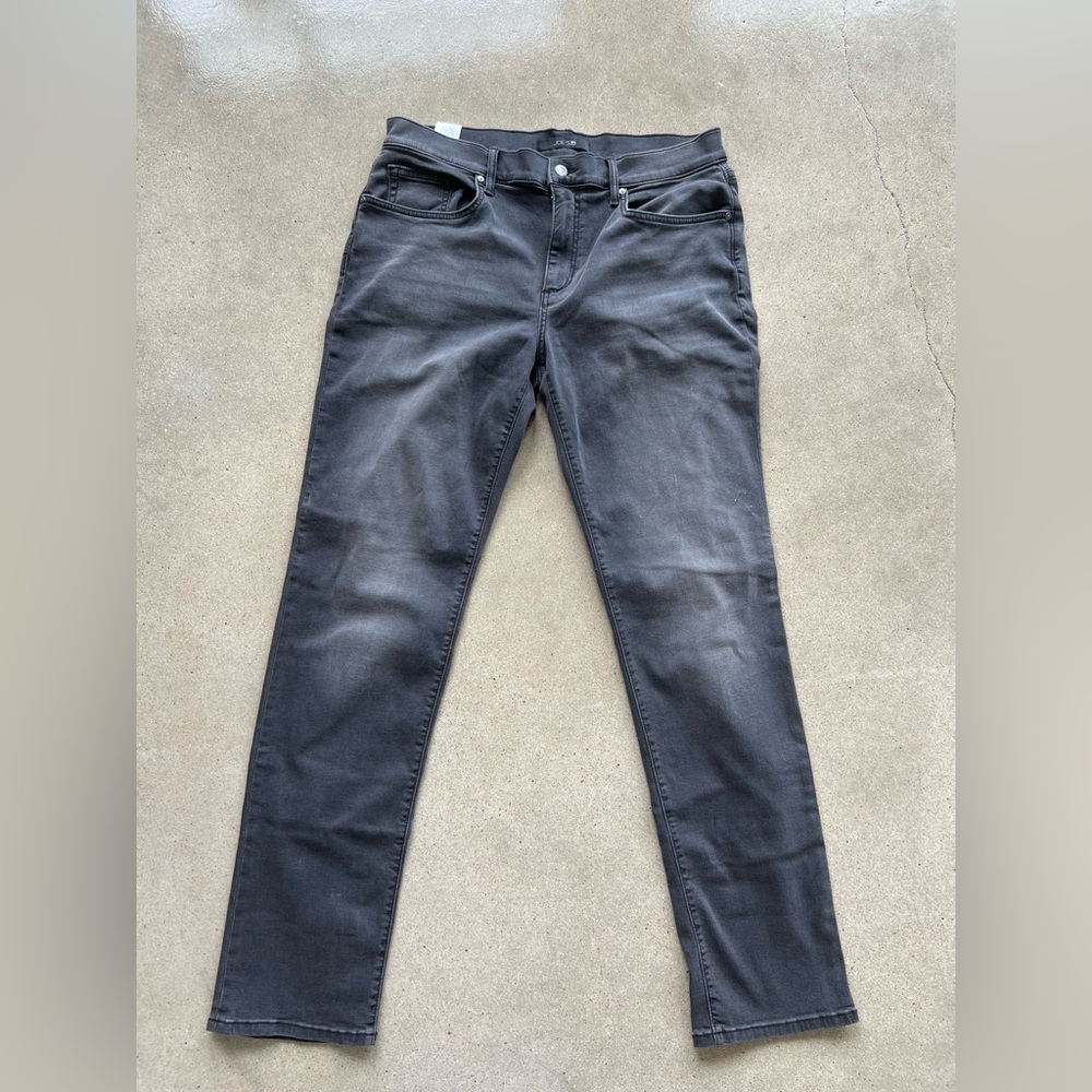 Joes jeans "the Brixton" men's size 34. Dark charcoal color. Straight and narrow